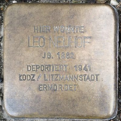 Stolperstein_Leo_NEUHOF_in_Schlüchtern_vor_Haus_Weitzelstrasse_1