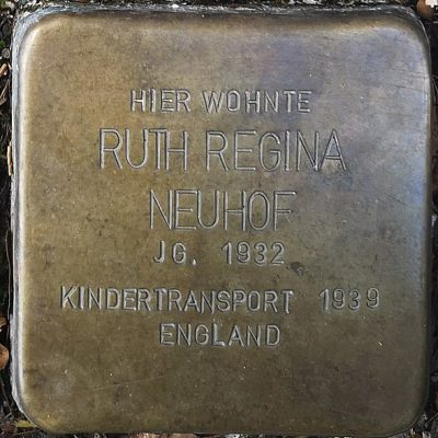 Stolperstein_Ruth_Regina_NEUHOF_in_Schlüchtern_vor_dem_Haus_Unter_den_Linden_14